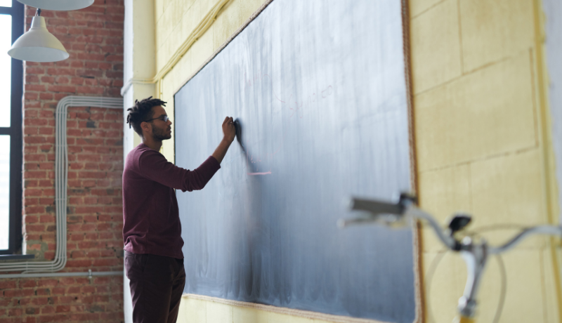 ARTIGO-por-que-ser-professor-no-Brasil-EDUCADOR21