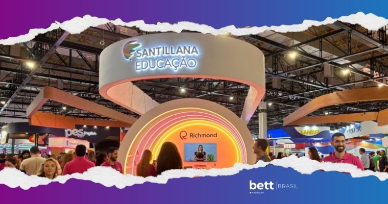 Estande da Santillana Educação na Bett Brasil 2026 com soluções educacionais e programas de aprendizagem