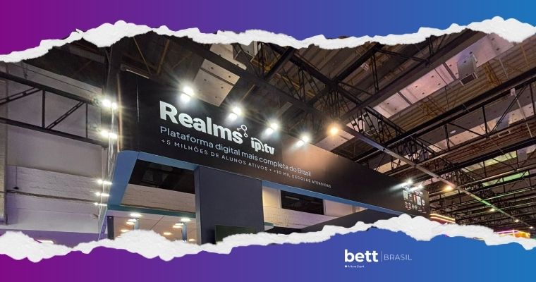 Estande da Realms Ip.TV na Bett Brasil 2026 destacando soluções de IA e robótica na educação